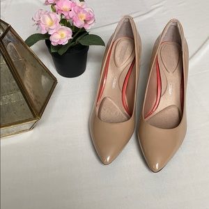 Rockport Totalmotion Trutech Nude Heels size 8.5